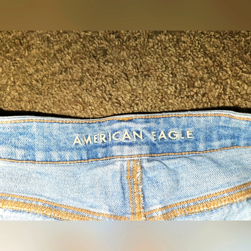 Shorts - Picture 3 of 4